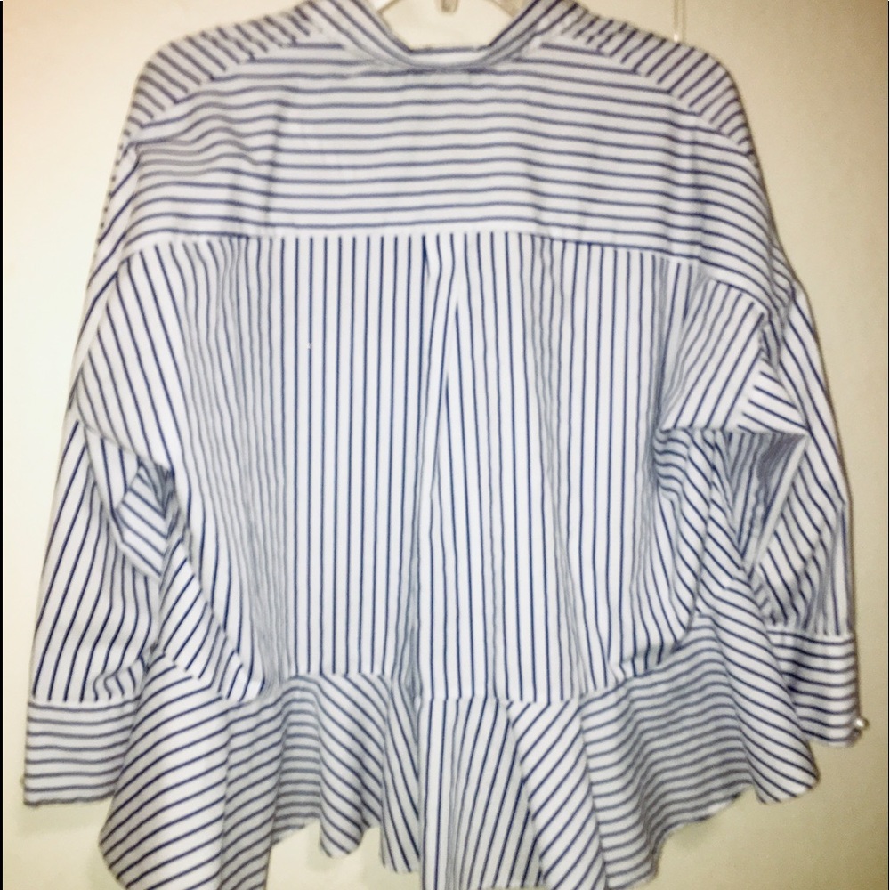 Zara blouse unique pearl size small-Med